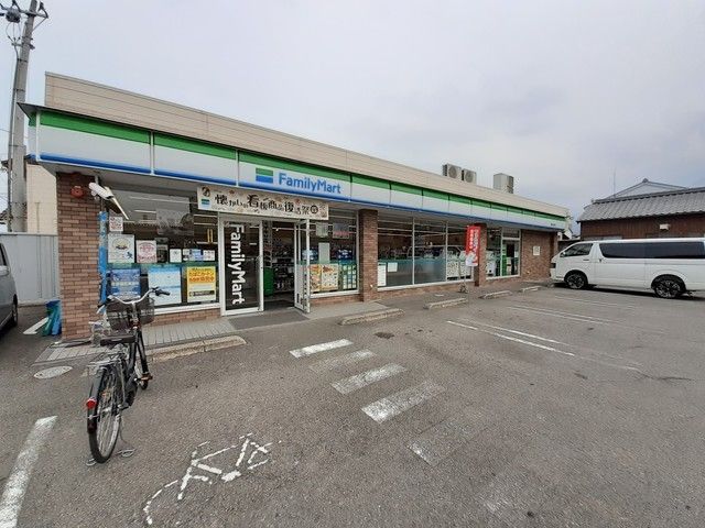 【新居浜市庄内町のアパートのコンビニ】