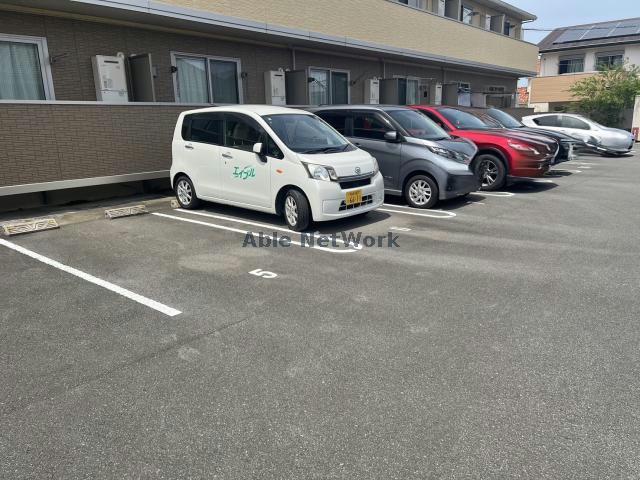 【諫早市西郷町のアパートの駐車場】