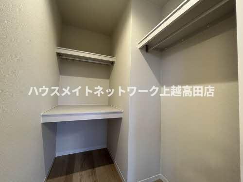 収納　ウォークインクローゼット