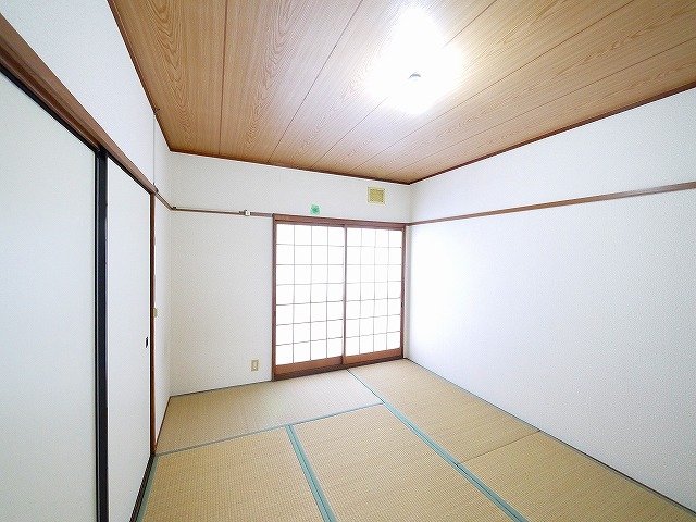 居室・リビング　ゆったり過ごせる居間