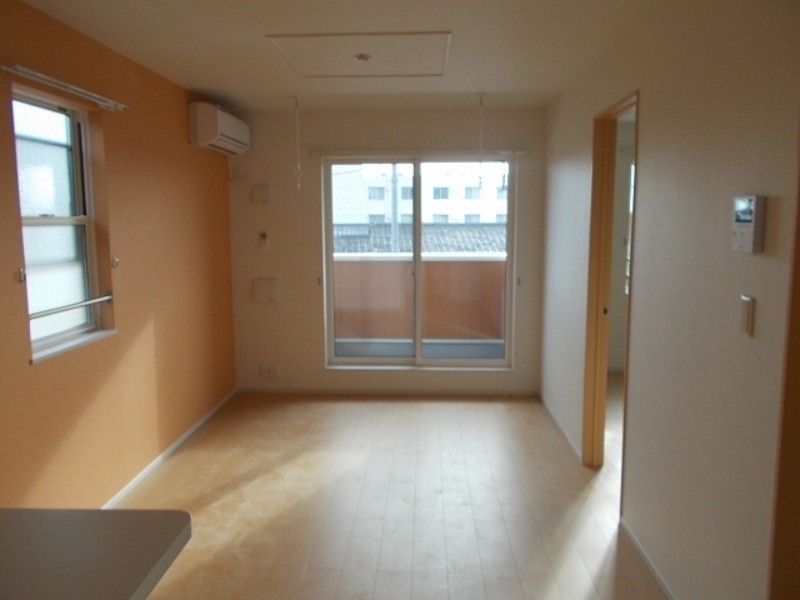 居室・リビング　図面と現状に相違がある場合には現状を優先