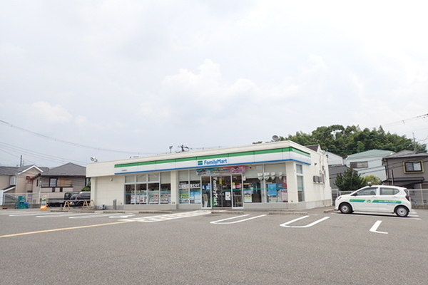 コンビニ　ファミリーマート和泉唐国店（コンビニ）まで406m