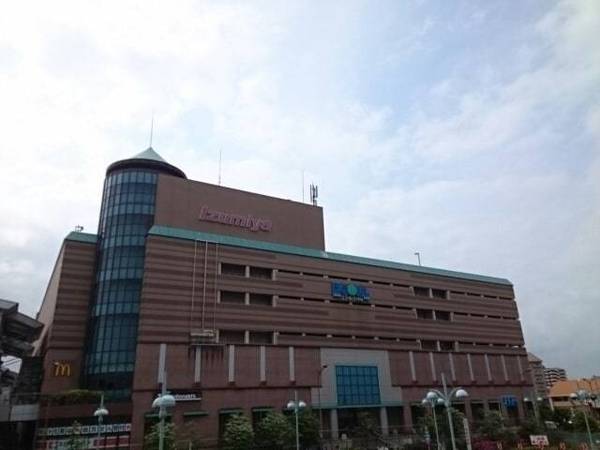 スーパー　イズミヤ 和泉中央店（スーパー）まで653m