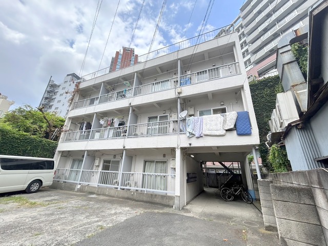 三軒茶屋荘の建物外観