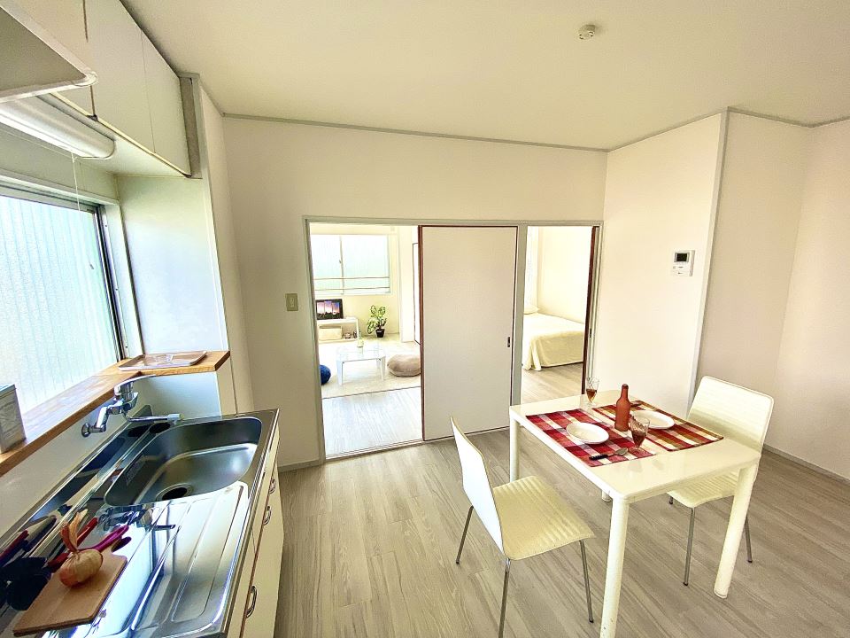 居室・リビング　朝日を浴びて朝食を！　これ大事です