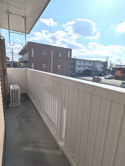 バルコニー　南向きで日当たり良好