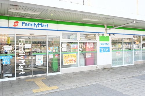 コンビニ　ファミリーマート 近鉄天理駅前店（コンビニ）まで396m