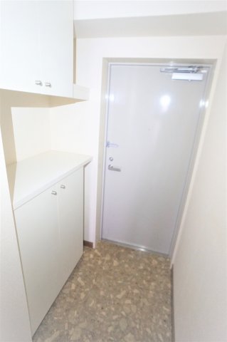 玄関　ゆったり過ごせる居間です※違うお部屋の写真です