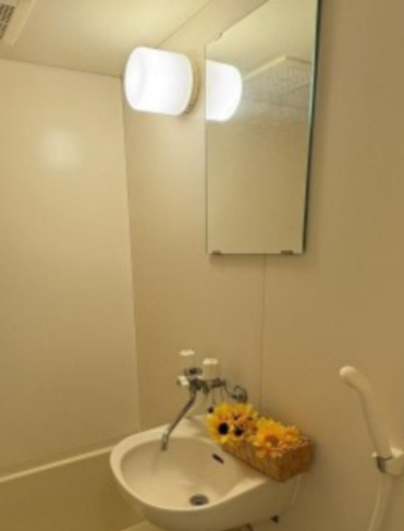 洗面設備　ゆったりとスペースのある洗面所