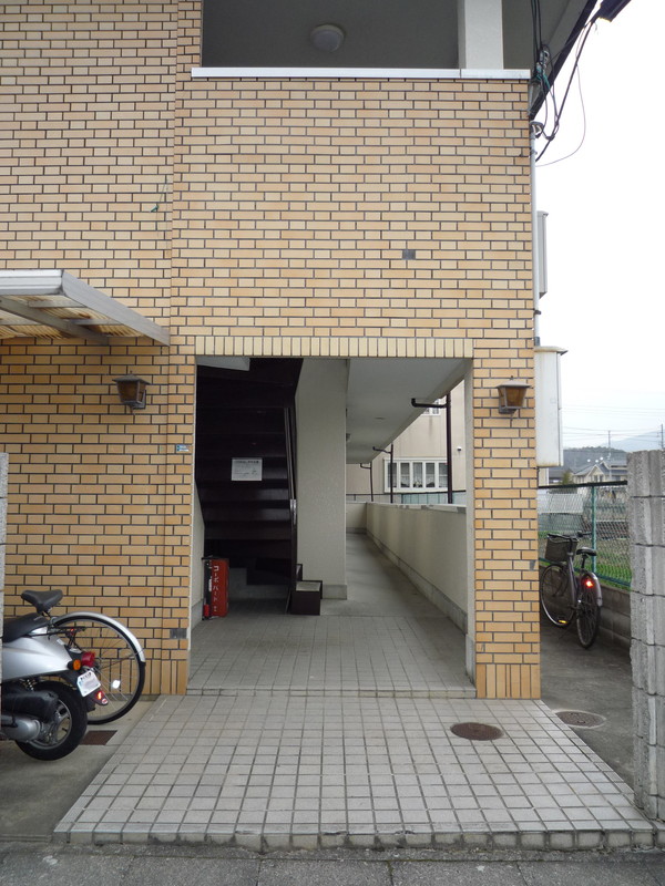 地下鉄烏丸線 国際会館駅 徒歩12分 2階建 築40年の外観写真
