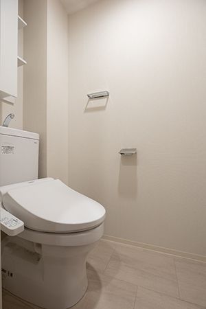 トイレ　■温水洗浄便座■ウォールキャビネット収納付き♪