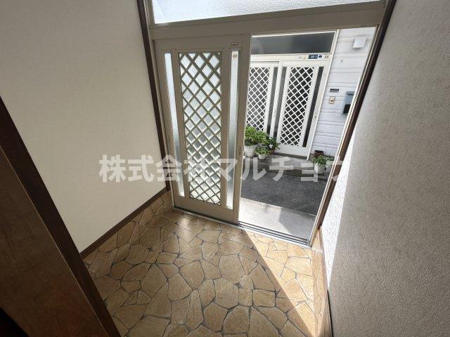 明るい玄関です