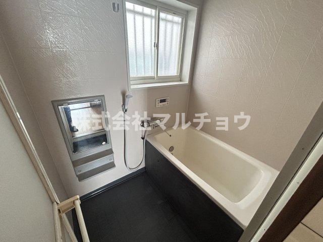 コンパクトで使いやすいお風呂です