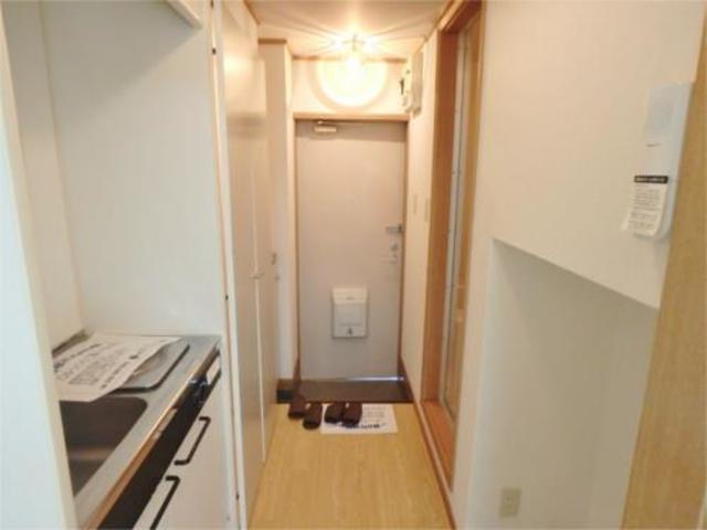 キッチン　玄関