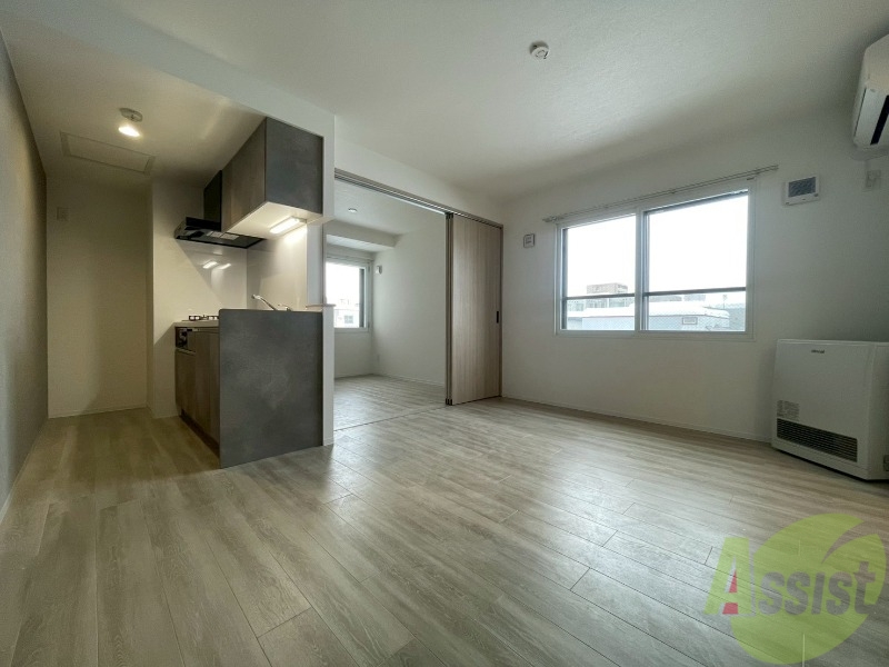 居室・リビング　広々としたリビングですね。使い勝手がよさそうですね！