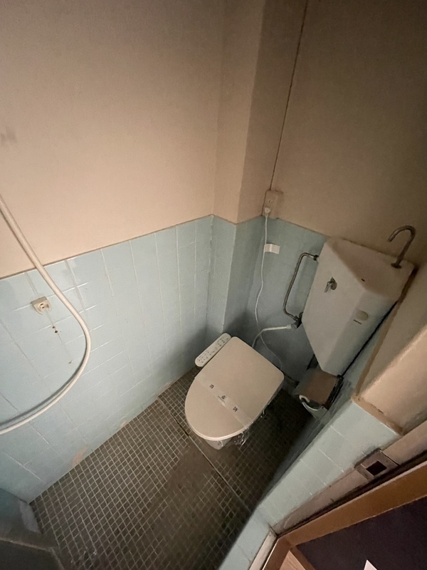 地下鉄千日前線 南巽駅 徒歩2分 4階建 築50年のトイレ写真