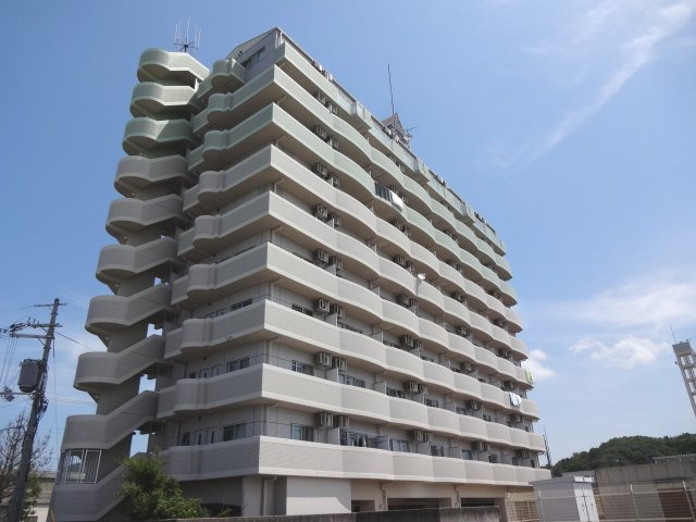 建物外観　神戸・三田医療専門学校近くのオール電化マンション♪