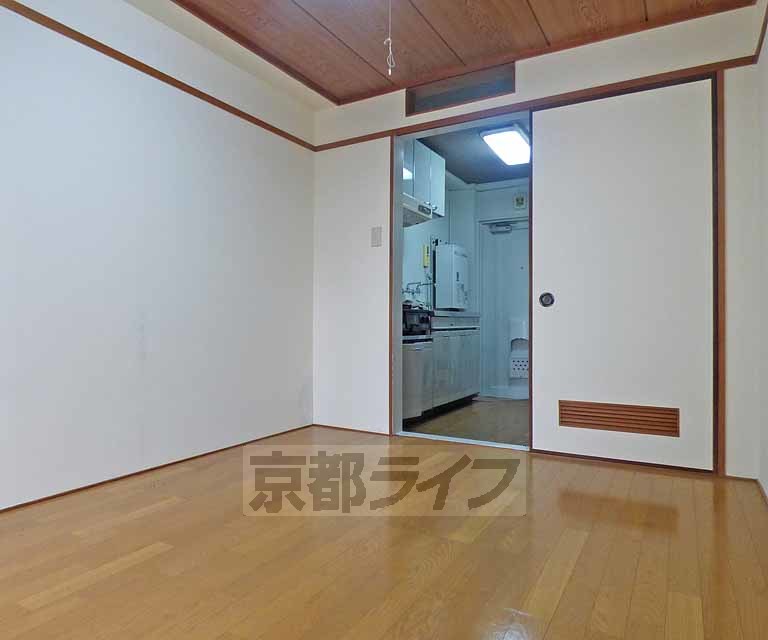 居室・リビング　６帖の洋室です。