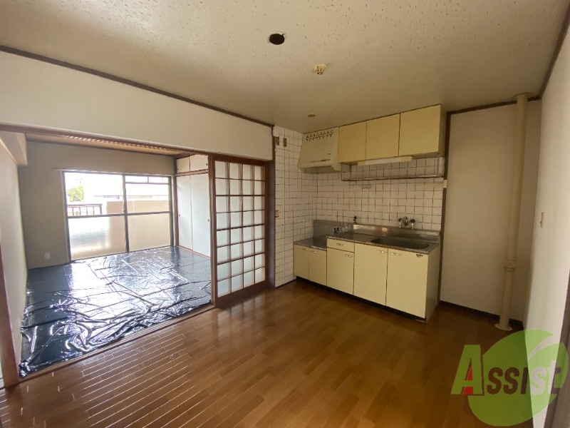 居室・リビング　６帖のＤＫです。冷蔵庫や食器棚を置けそうですね。