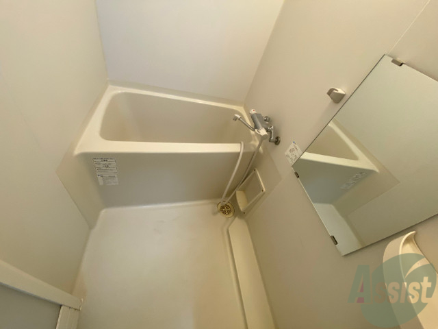 バス・シャワールーム　浴室は追い炊き機能も付いていて快適にご利用いただけます。