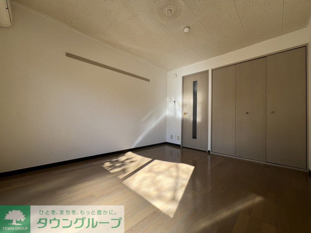 ジェイワンヒルズ西船の居間写真