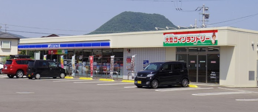 コンビニ　ローソン 高松国分寺バイパス店（コンビニ）まで695m