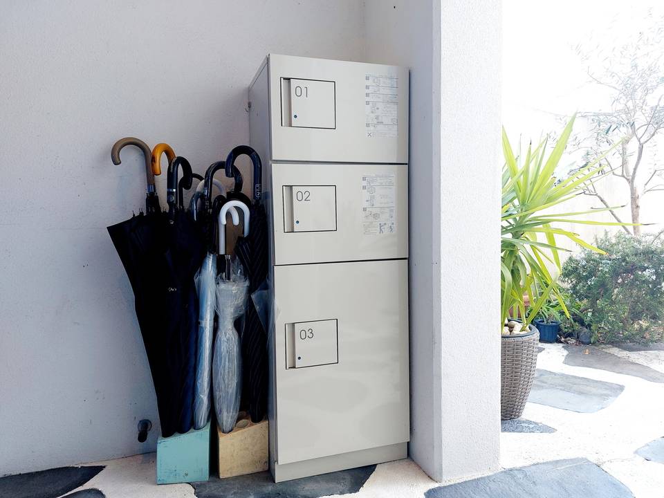 エントランス　宅配ボックス