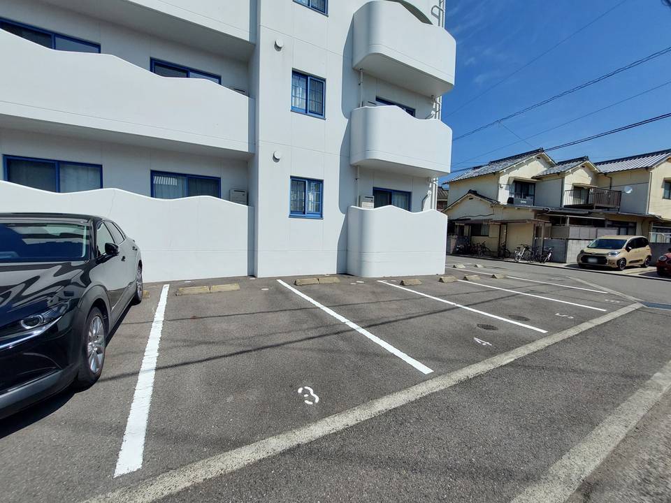 駐車場　駐車場