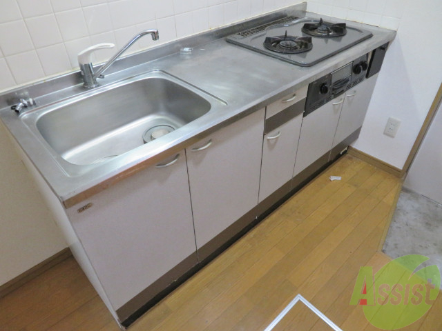 キッチン　こちらはキッチンです。システムキッチンで使いやすそうです。