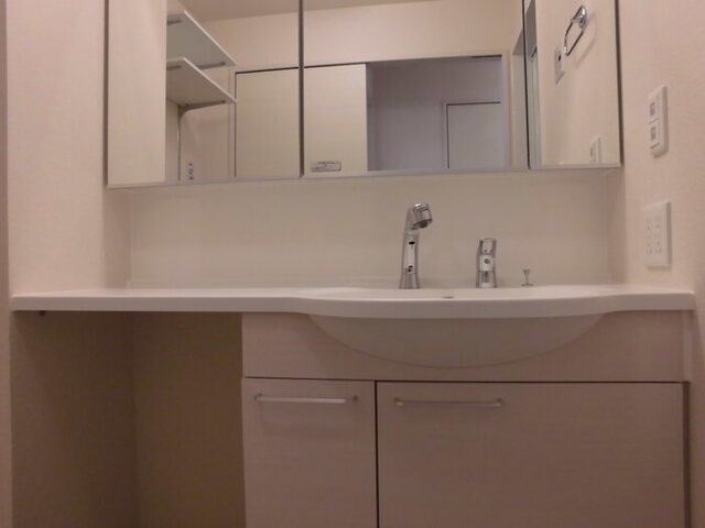 洗面設備　洗髪洗面化粧台