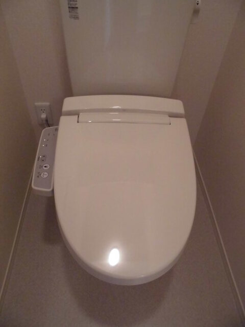 トイレ　温水洗浄暖房便座