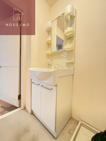 洗面設備　同施工会社・同型モデルの室内です。（参考写真・イメージ写真）