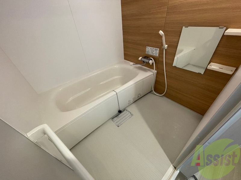 バス・シャワールーム　お風呂になります。一日の疲れを癒してくださいね。