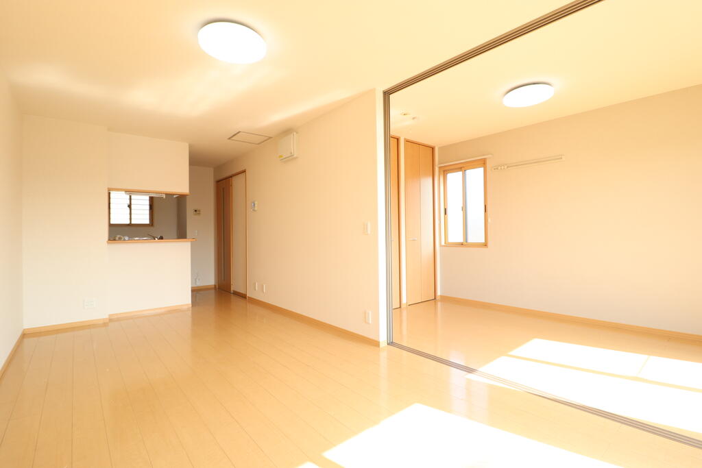 居室・リビング　13.3帖の広々快適リビング♪