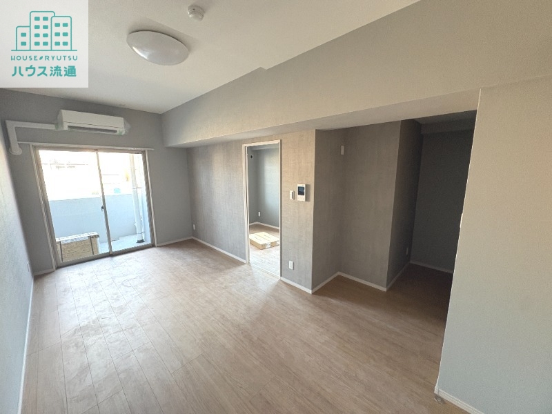 居室・リビング　※別号室の写真※