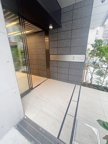 エントランス　清潔なエントランスです