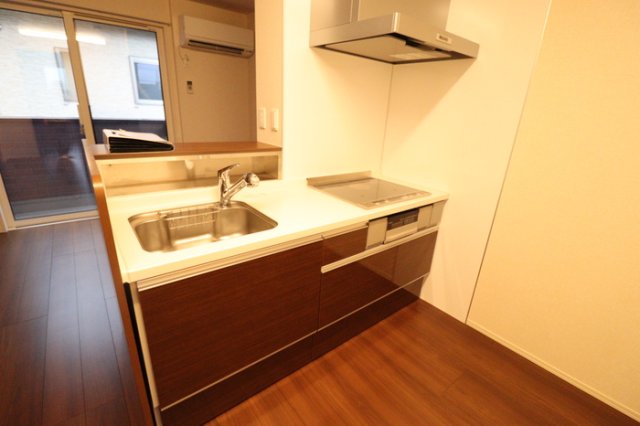 キッチン　※同タイプの部屋写真です