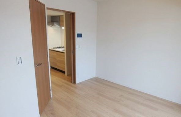 居室・リビング　別号室参考写真