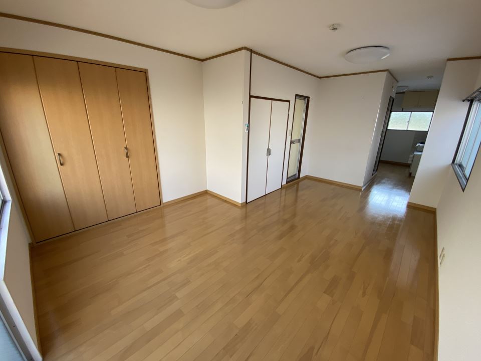 居室・リビング　１５畳の洋室です