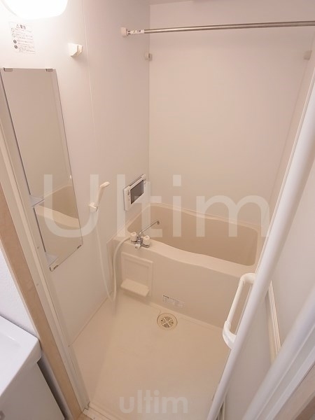 バス・シャワールーム　※同タイプの他のお部屋です