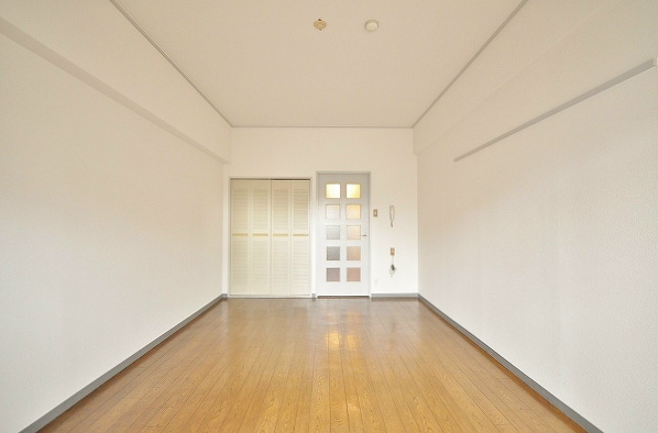 居室・リビング　9帖洋室