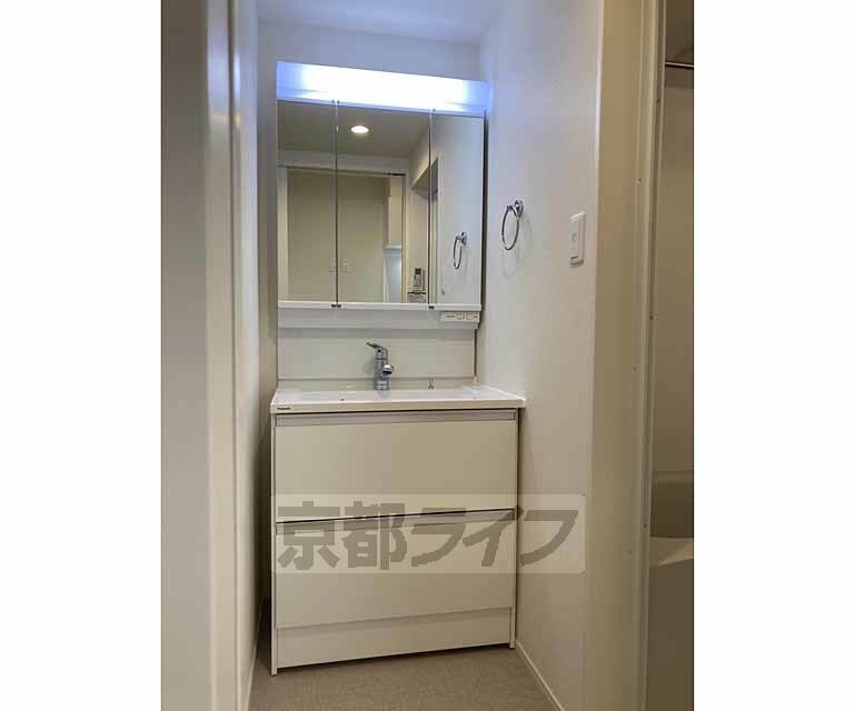 洗面設備　人気の独立洗面台付き・