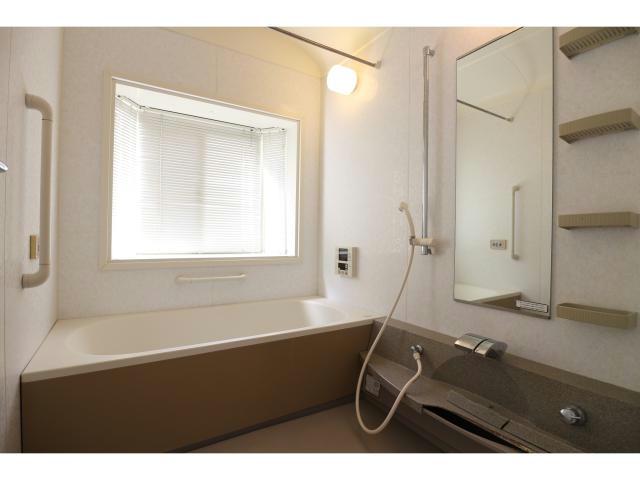 バス・シャワールーム　浴室は1坪以上！