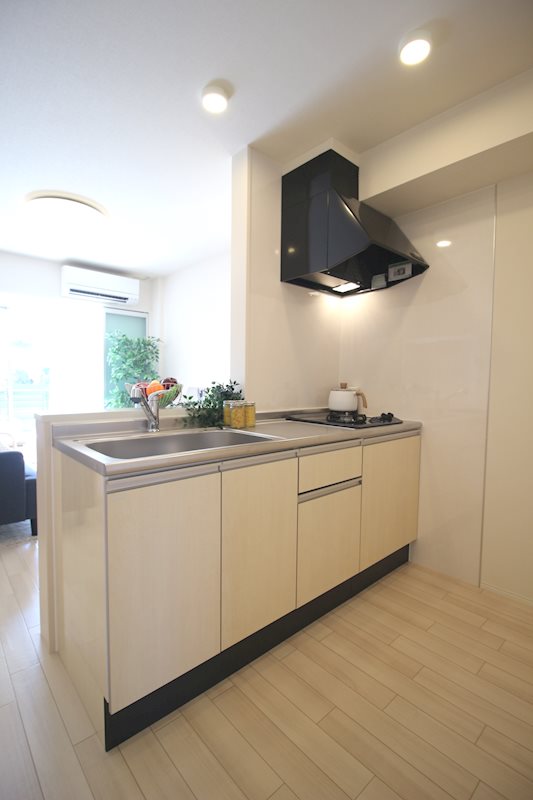 キッチン　写真は同施工会社の類似物件のものです。