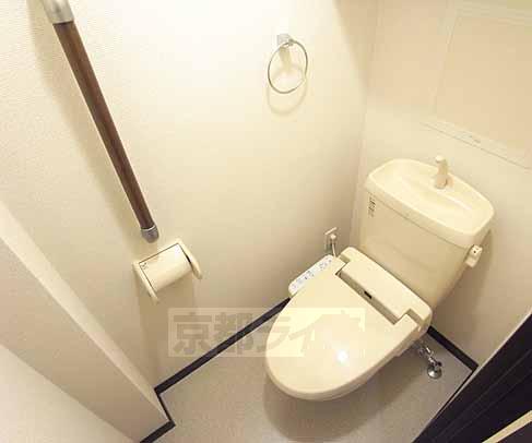 トイレ　ウォシュレット付きのトイレです。