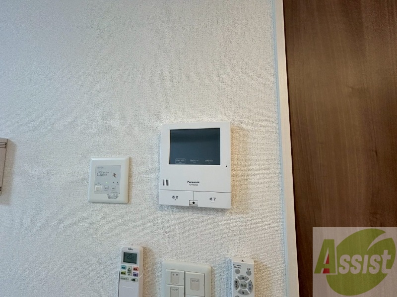 セキュリティ　ＴＶモニター付インターホンです。来客者の顔が見えるので安心！