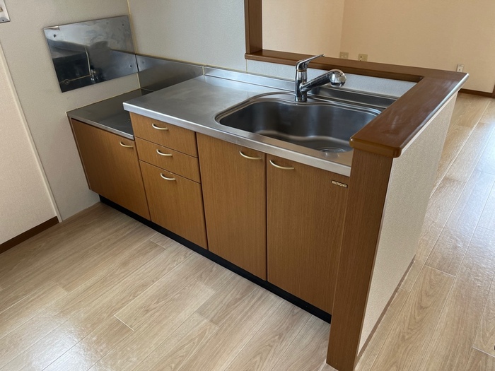キッチン　コンパクトなキッチンで掃除もラクラク