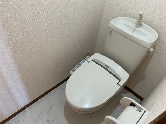 トイレ　落ち着いたトイレです