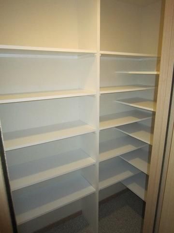 玄関　シューズインクローゼット完備で靴は多数収納できます