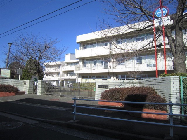 小学校　横浜市立いぶき野小学校（小学校）まで722m